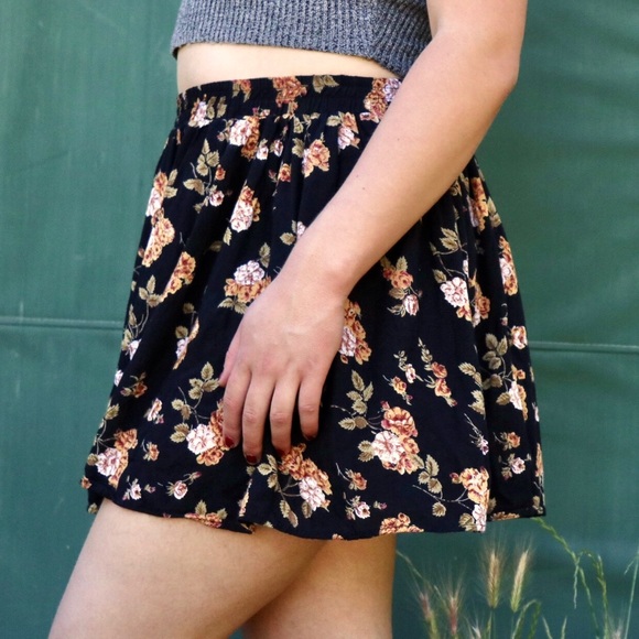Brandy Melville Dresses & Skirts - Rare Brandy Melville Black Floral Skirt